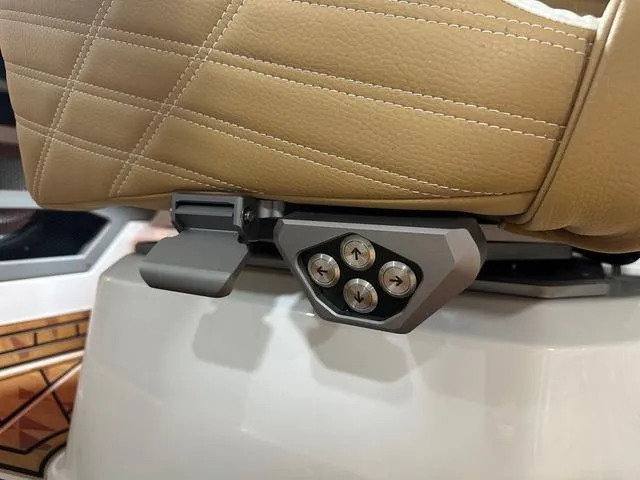 Slide: The Image of Tigé 25ZX 2025 - 14