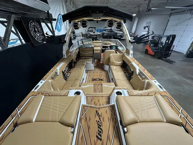 Slide: The Image of Tigé 25ZX 2025 - 5