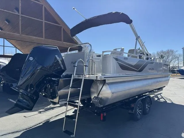 Slide: The Image of Avalon Venture 2385 Rear Fish 2025 - 13