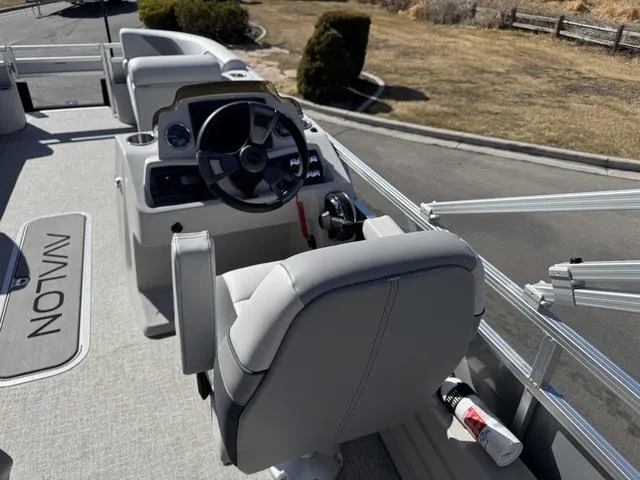 Slide: The Image of Avalon Venture 2385 Rear Fish 2025 - 5