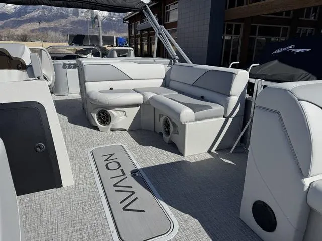 Slide: The Image of Avalon Venture 2385 Rear Fish 2025 - 7