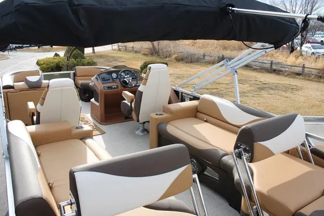Slide: The Image of 2025 Avalon LSV Quad Lounger Shift boat interior with luxurious seating and modern design. - 9