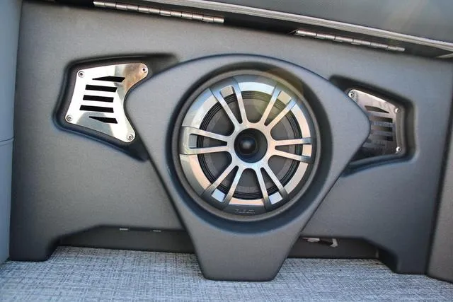 Slide: The Image of Avalon LSZ 2385 Versatile Rear Lounger 2025 - 13