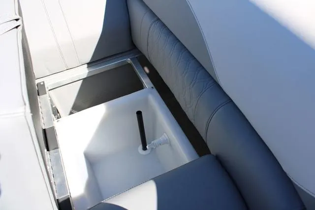 Slide: The Image of Avalon LSZ 2385 Versatile Rear Lounger 2025 - 15