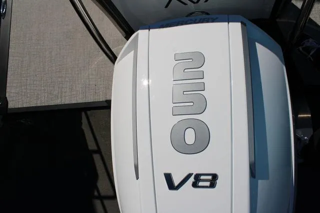 Slide: The Image of Avalon LSZ 2385 Versatile Rear Lounger 2025 - 4