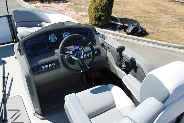 Slide: The Image of Avalon LSZ 2385 Versatile Rear Lounger 2025 - 8