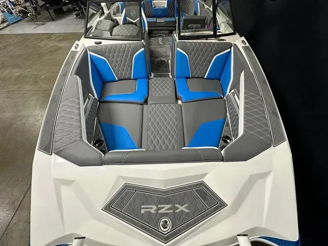 Slide: The Image of Tigé 24RZX 2025 - 15