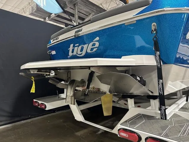 Slide: The Image of Tigé 24RZX 2025 - 5