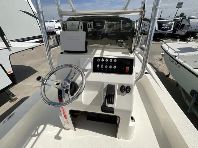 Slide: The Image of Catalyst Boat Works 2200 SWK 2022 - 10