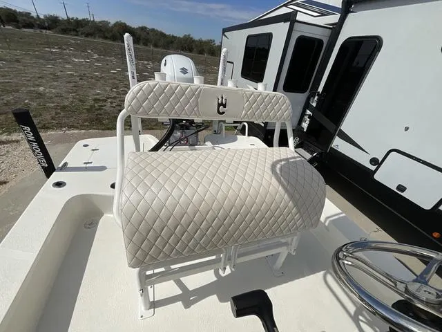 Slide: The Image of Catalyst Boat Works 2200 SWK 2022 - 11