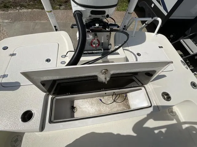 Slide: The Image of Catalyst Boat Works 2200 SWK 2022 - 14