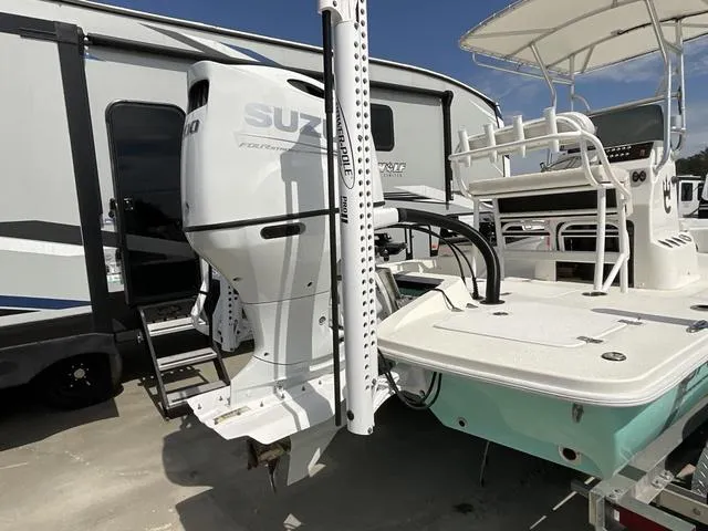 Slide: The Image of Catalyst Boat Works 2200 SWK 2022 - 5