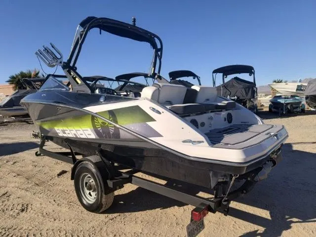 Slide: The Image of Scarab 215 Impulse Wake Edition 2016 - 3