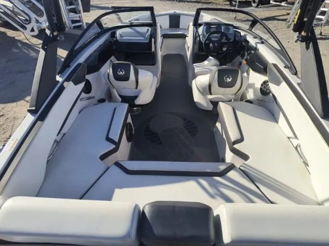 Slide: The Image of Scarab 215 Impulse Wake Edition 2016 - 8