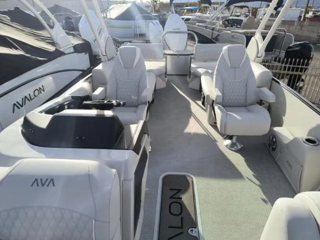 Slide: The Image of Avalon Excalibur LTD Quad Lounge Switch (Non Windshield) 2025 - 15