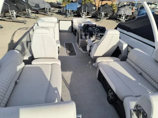 Slide: The Image of Avalon Excalibur LTD Quad Lounge Switch (Non Windshield) 2025 - 8