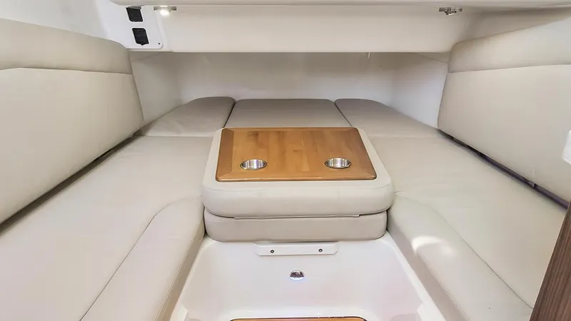 Slide: The Image of Cabin (settee) - 20