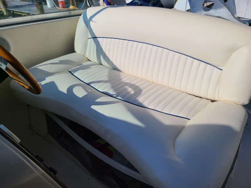 Slide: The Image of Rinker Fiesta Vee 330 2000 - 13