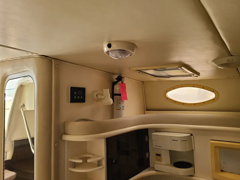 Slide: The Image of Rinker Fiesta Vee 330 2000 - 17