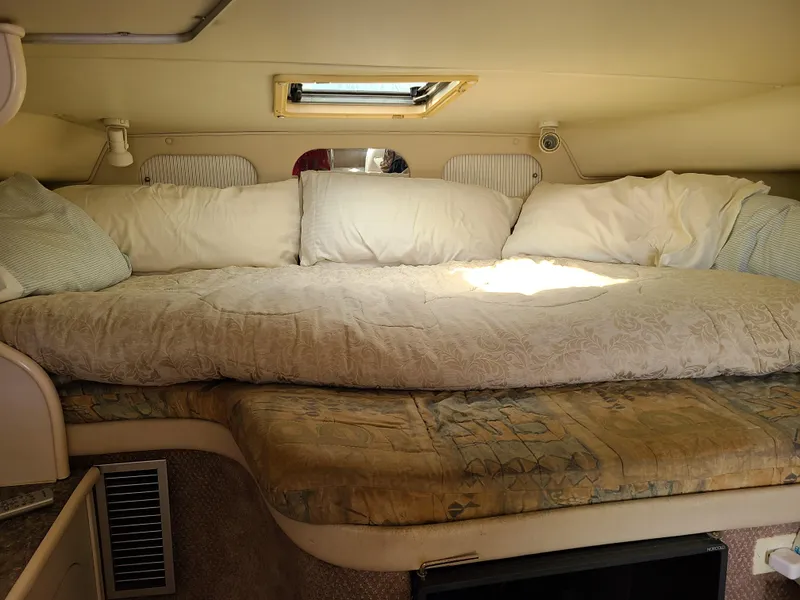 Slide: The Image of Rinker Fiesta Vee 330 2000 - 8