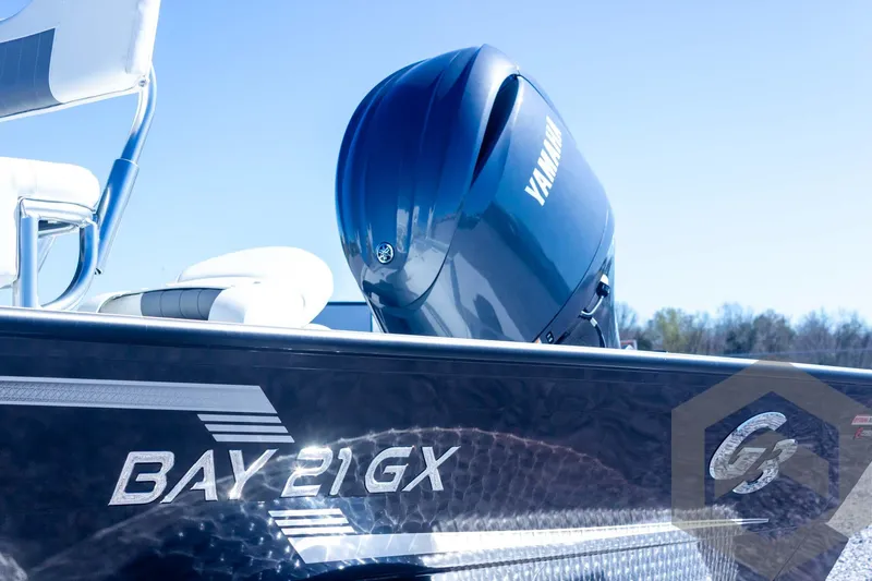 Slide: The Image of 2025 G3 Bay 21 GX boat with Yamaha outboard motor. - 20