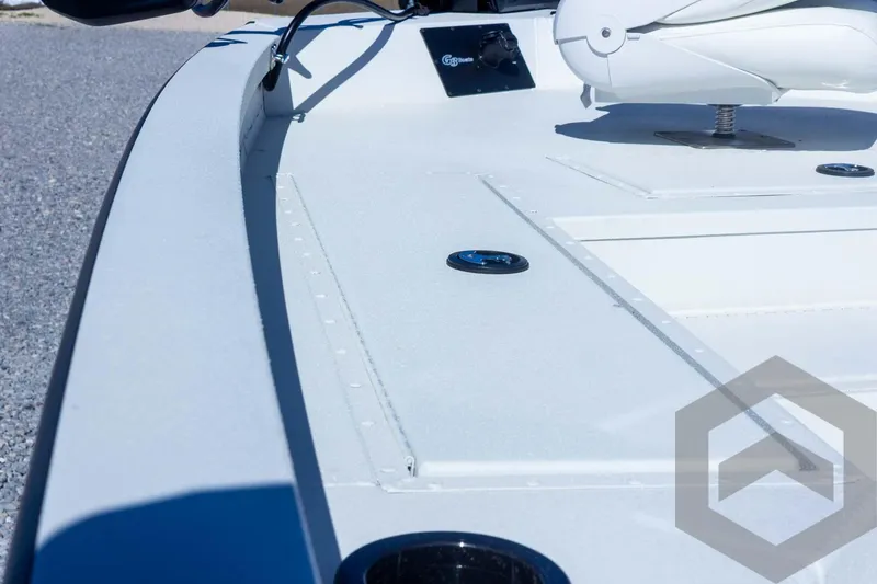 Slide: The Image of 2025 G3 Bay 21 GX boat deck with seating and control panel. - 31