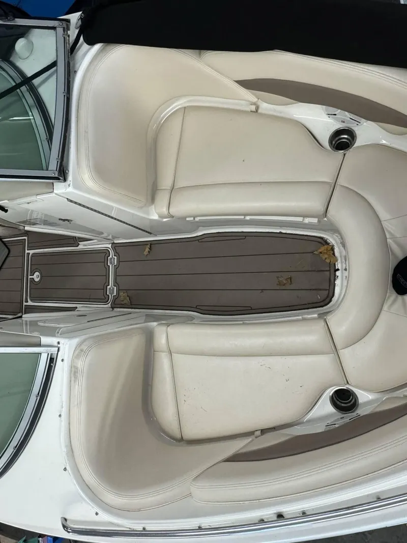 Slide: The Image of Chaparral 220 SSi 2006 - 9