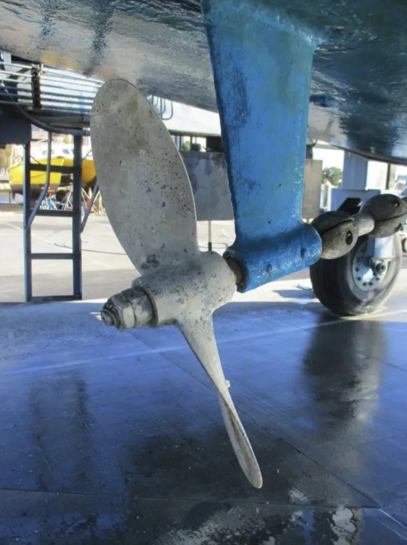 Slide: The Image of Propeller of 1995 Hunter 336 sailboat on dry dock. - 26