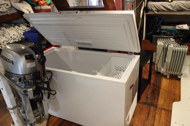 Slide: The Image of Custom Lahaina Welding Co. Square Topsail Ketch 1988 - 84