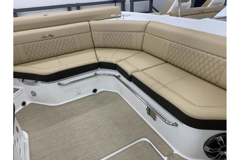 Slide: The Image of Luxurious seating on 2020 Sea Ray 280 SLX boat with beige upholstery. - 20