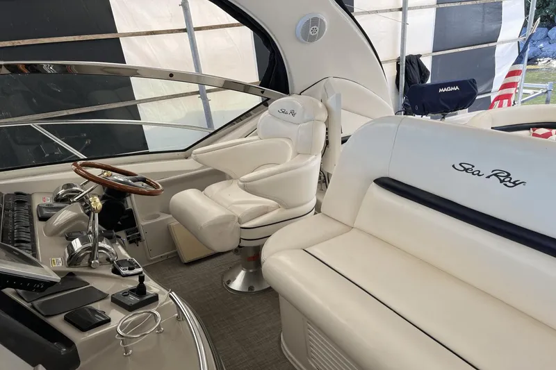 Slide: The Image of Sea Ray 44 Sundancer 2006 - 18