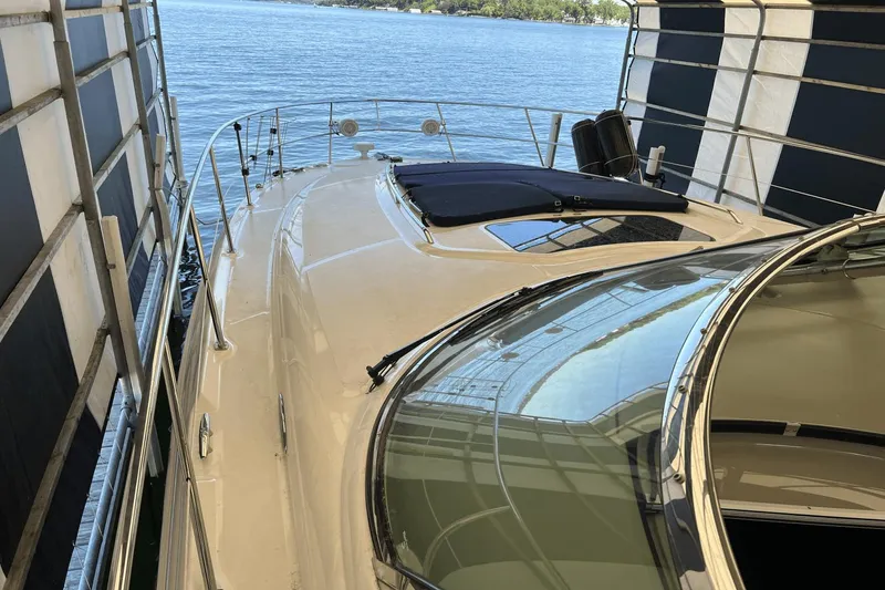 Slide: The Image of Sea Ray 44 Sundancer 2006 - 23