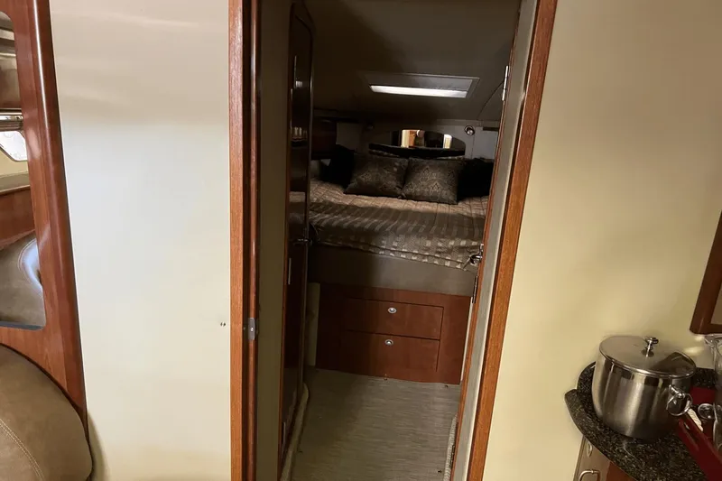 Slide: The Image of Sea Ray 44 Sundancer 2006 - 38
