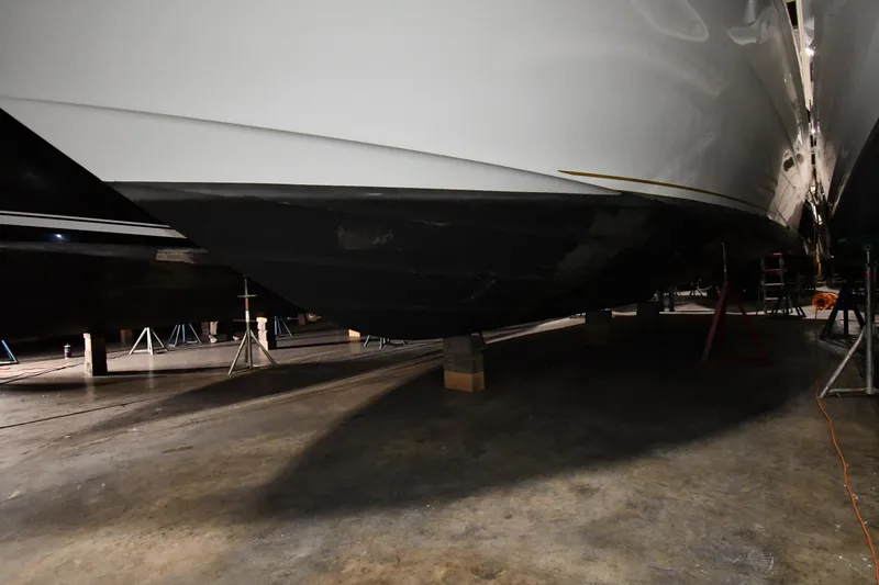 Slide: The Image of Sea Ray 370 Express Cruiser 2000 hull in dry dock, side view. - 43