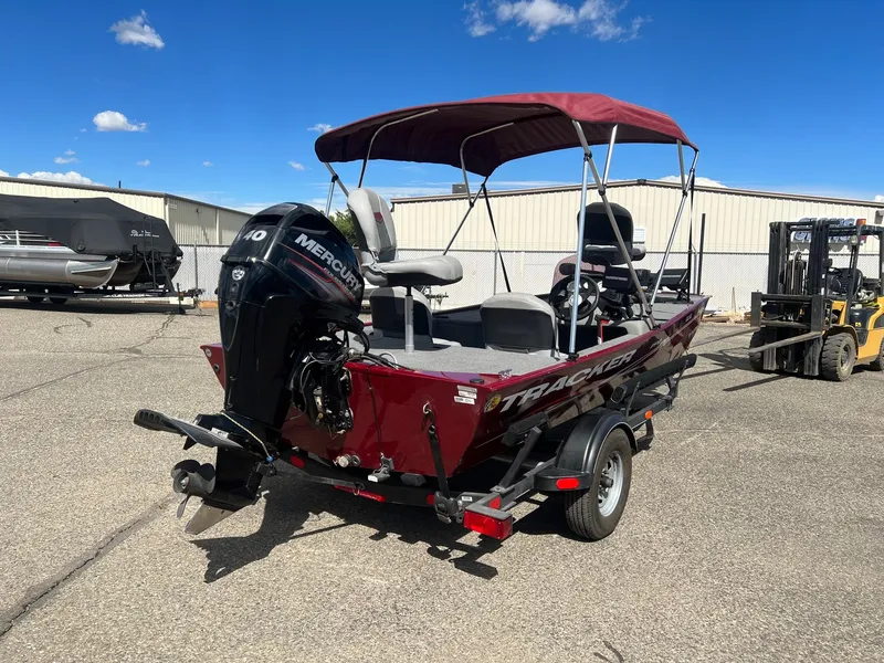 Slide: The Image of Tracker Pro 170 2017 - 39