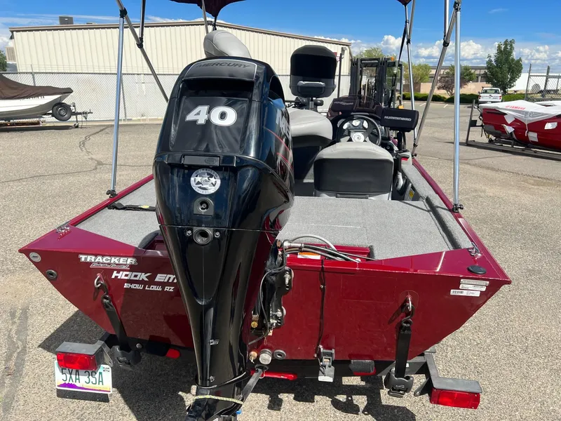 Slide: The Image of Tracker Pro 170 2017 - 40