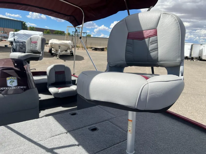 Slide: The Image of Tracker Pro 170 2017 - 49