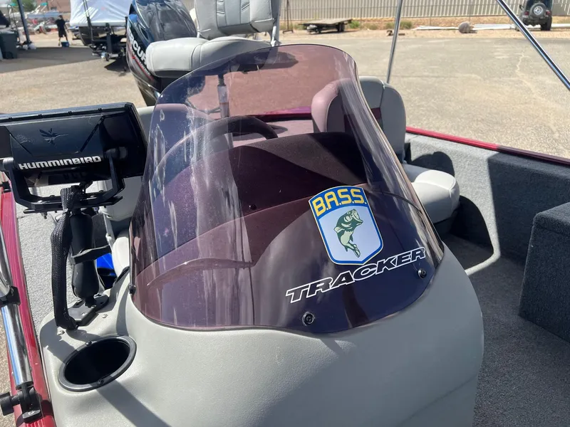 Slide: The Image of Tracker Pro 170 2017 - 50