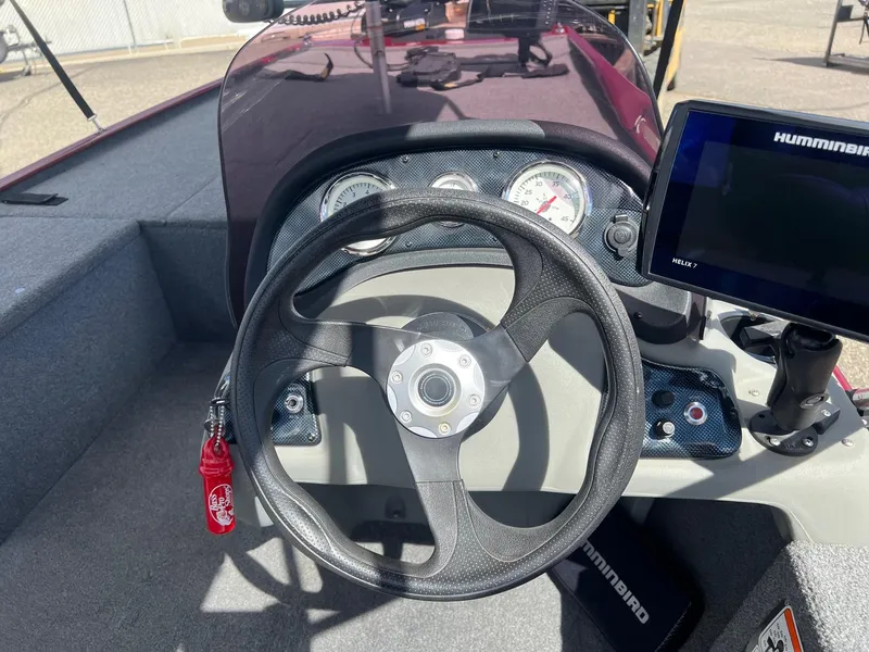 Slide: The Image of Tracker Pro 170 2017 - 51