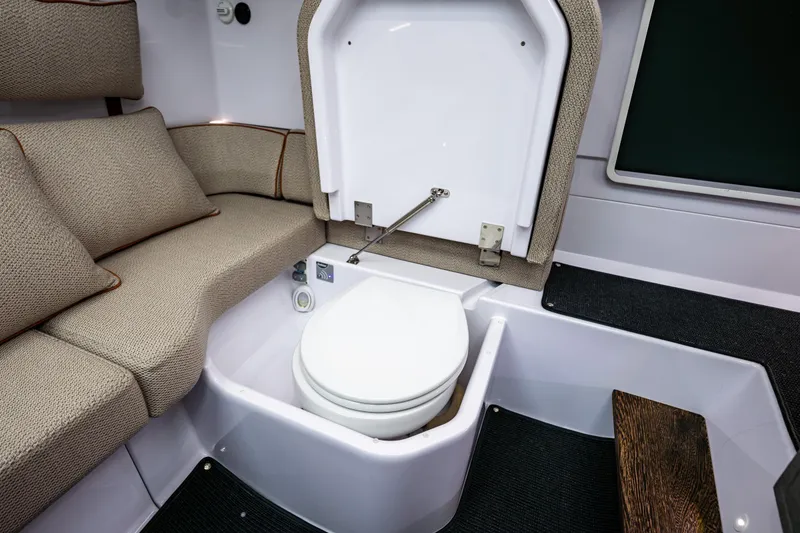 Slide: The Image of Axopar 37xc - Wetbar 2021 - 54