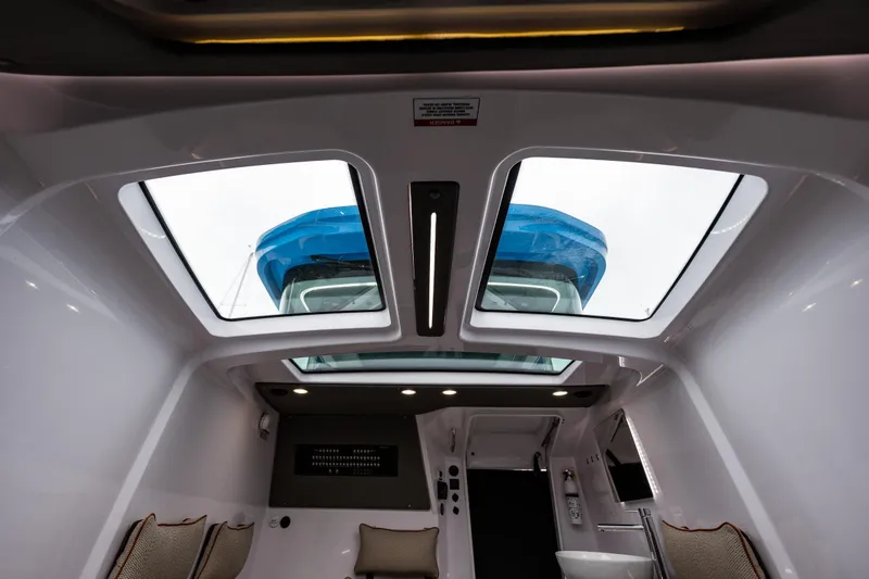 Slide: The Image of Axopar 37xc - Wetbar 2021 - 56