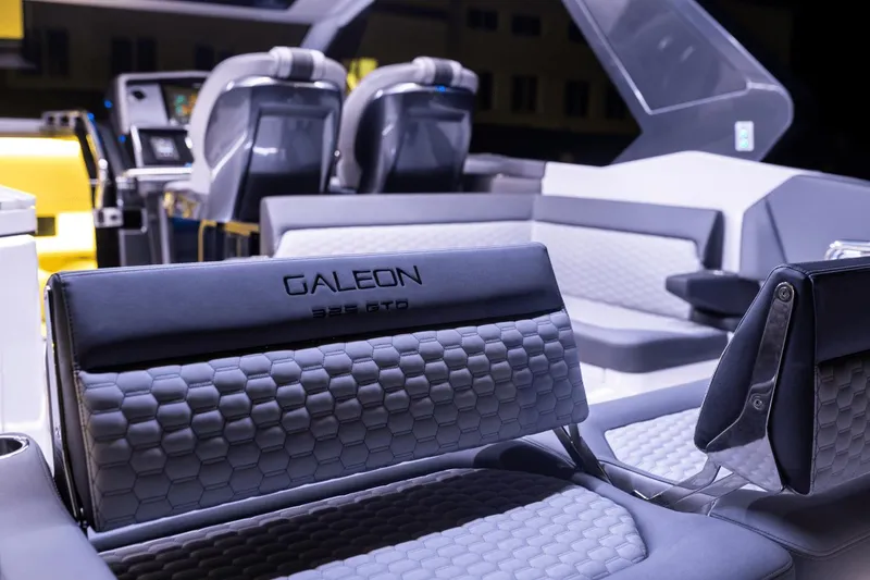 Slide: The Image of Galeon 325 GTO 2025 - 13