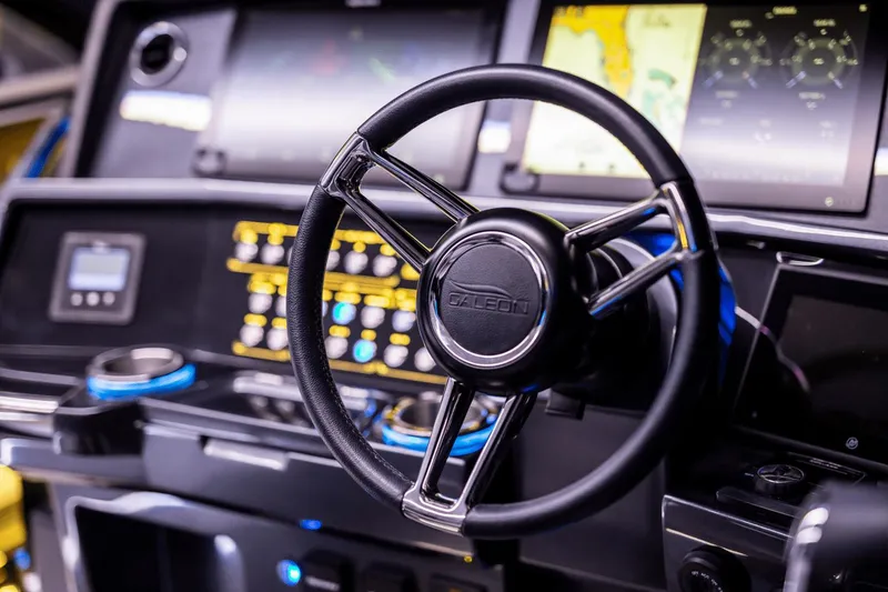 Slide: The Image of Galeon 325 GTO 2025 - 25