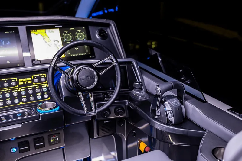 Slide: The Image of Galeon 325 GTO 2025 - 28