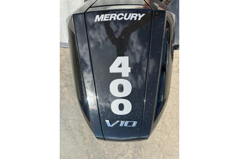 Slide: The Image of Mercury 400 V10 outboard engine on 2025 Bennington R Line boat. - 6