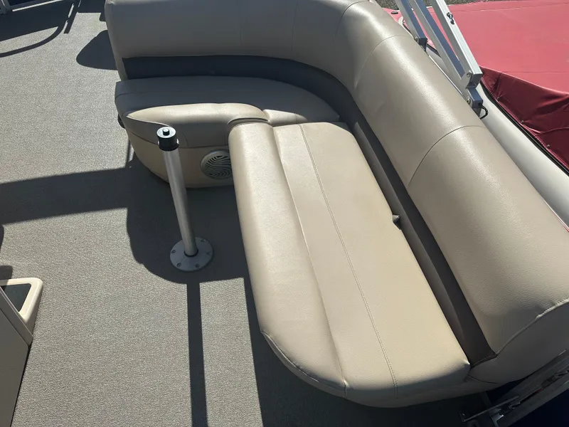 Slide: The Image of 2017 Sun Tracker Fishin' Barge 22 DLX, beige seating area on deck. - 11