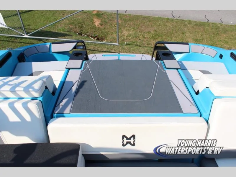 Slide: The Image of Heyday Wake Boats H22 2023 - 6