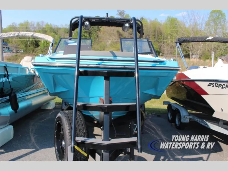 Slide: The Image of Heyday Wake Boats H22 2023 - 2