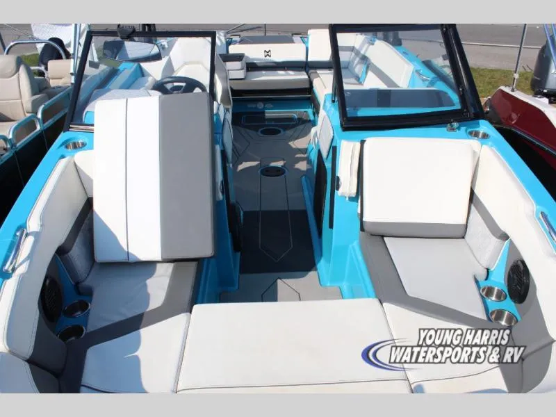 Slide: The Image of Heyday Wake Boats H22 2023 - 4