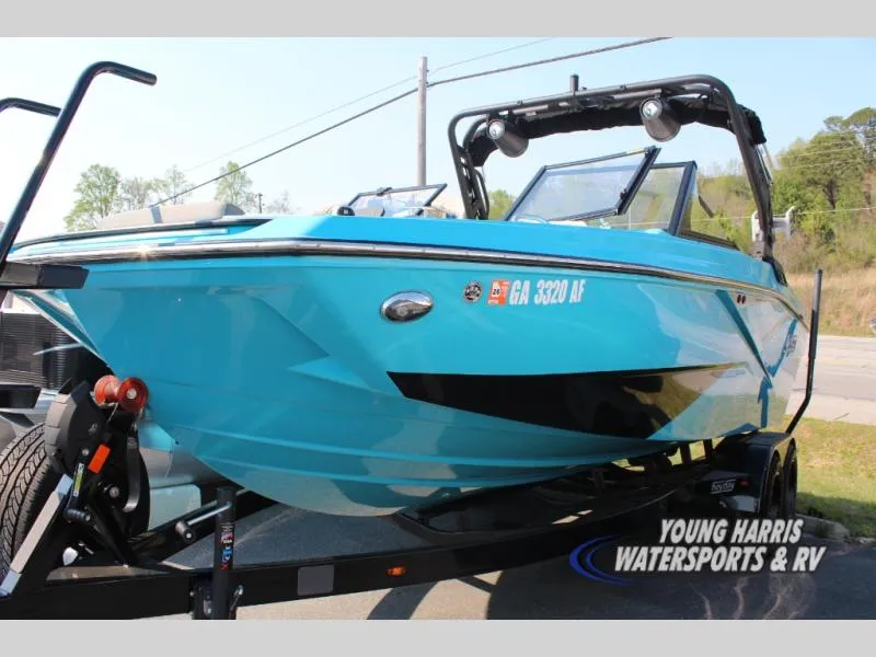 Slide: The Image of Heyday Wake Boats H22 2023 - 3